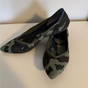 Rothy's The Point Flat size 10.5 in Olive Green Camo